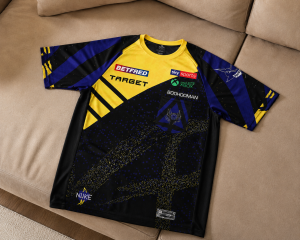 Luke Littler Official Match Shirt – Yellow & Black Darts Jersey