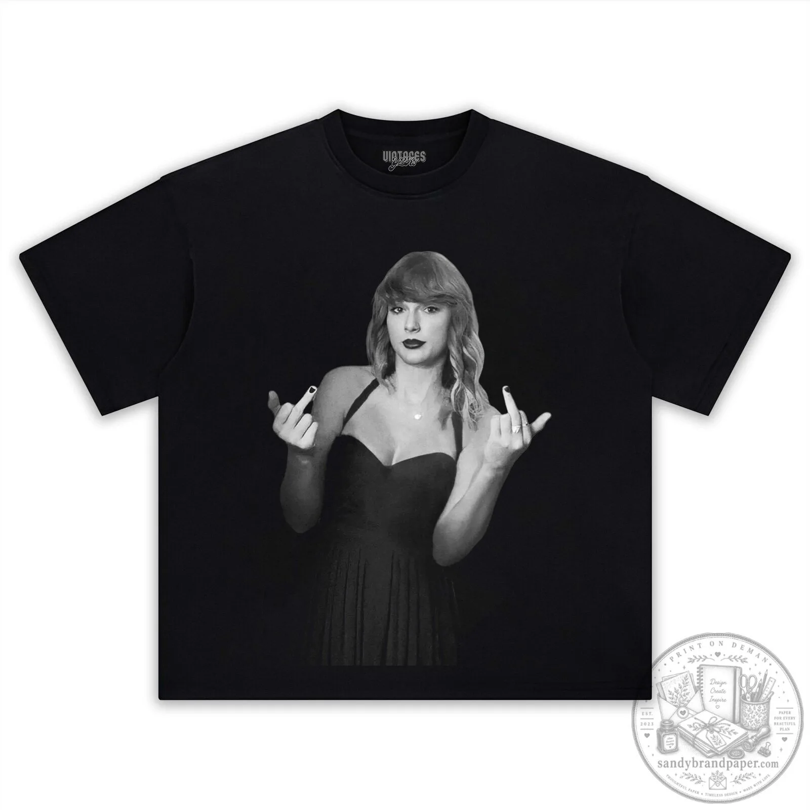Taylor Swift Flipping Off Funny Black and White Graphic T-Shirt